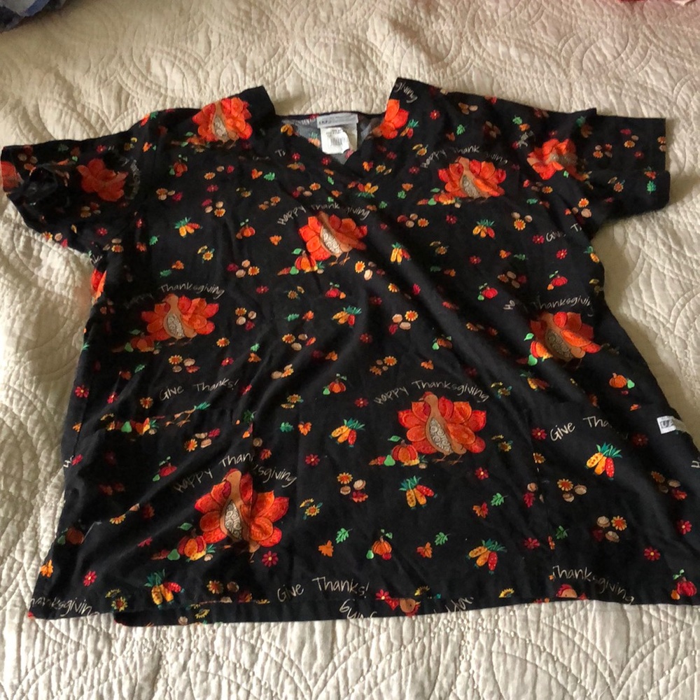 Uniform Advantage Thanksgiving Scrub top L
